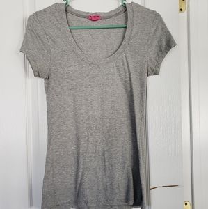 Grey scoop neck t-shirt sz M💚